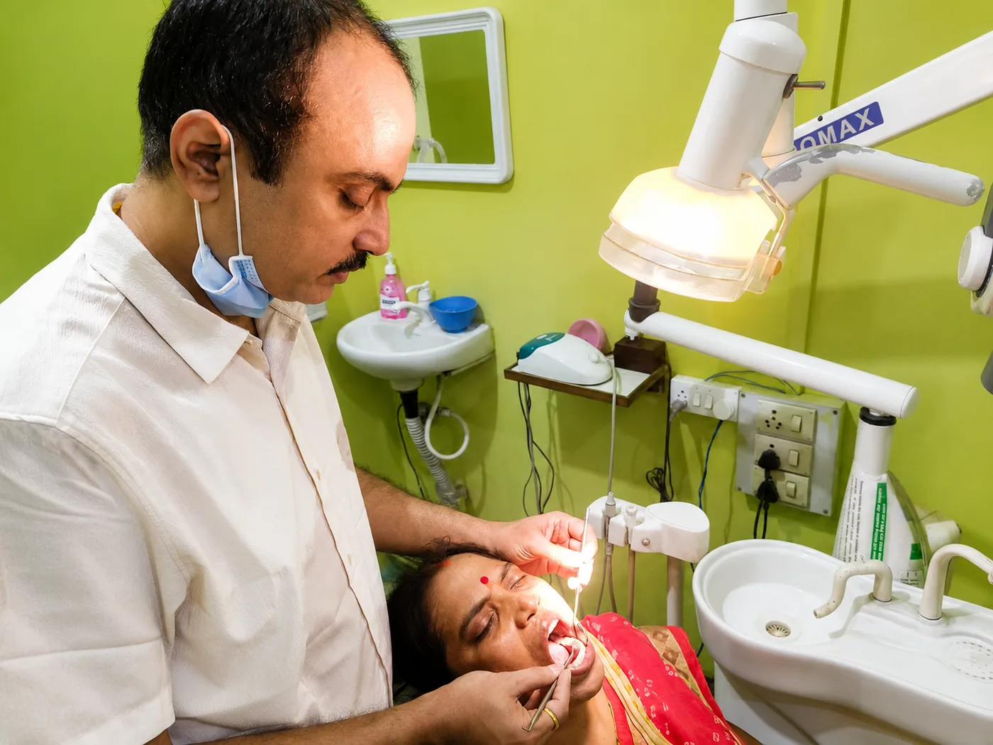 Dentist Near Me in Rafiganj & Amba: A Painless-Care Roadmap